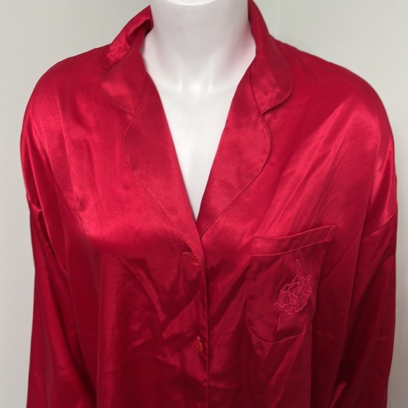 Victoria’s Secret Vintage Cherry Red Satin Nightshirt size large - Picture 2 of 5